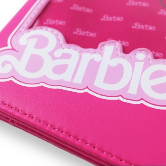 New limited edition Barbie Passport Holder​​ - Picture 2 of 5